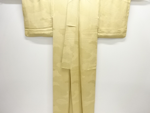  雲模様織り出し色無地着物